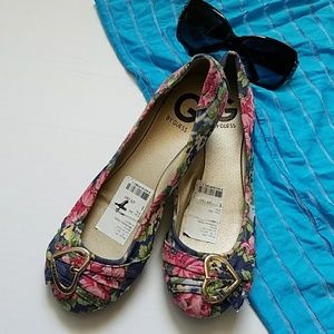 G by Guess Flowered Flats Size 7